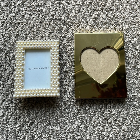 Bundle of 2 Fun & Girly Photo Frames In Gold Heart Cutout & Pearl Beaded Border - Picture 2 of 7
